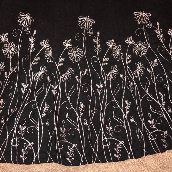 COPY - Beautifully Embroidered Lined Skirt - Picture 2 of 7